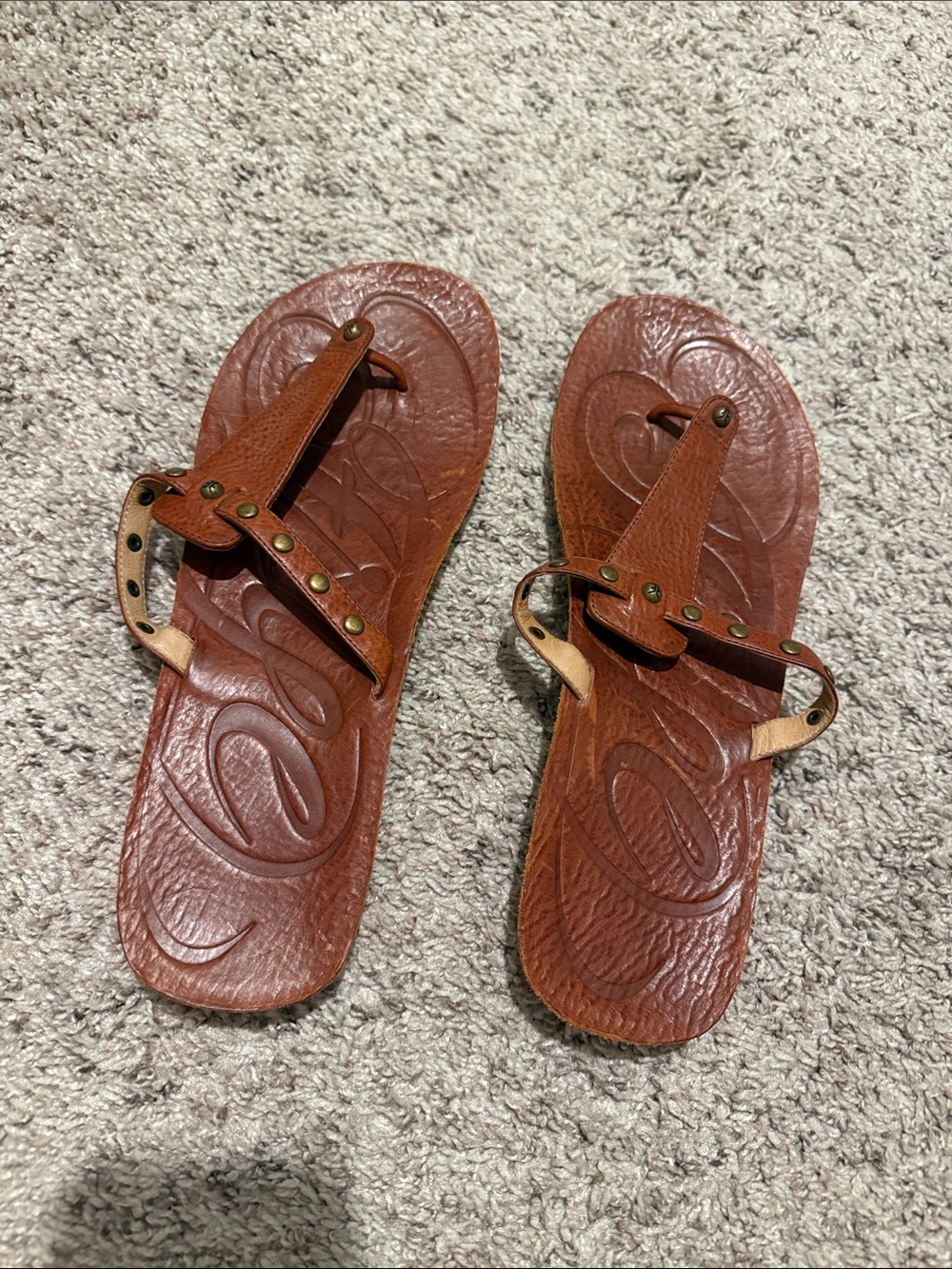 Women’s Brown Leather Frye Studded Toe-Loop Sandals